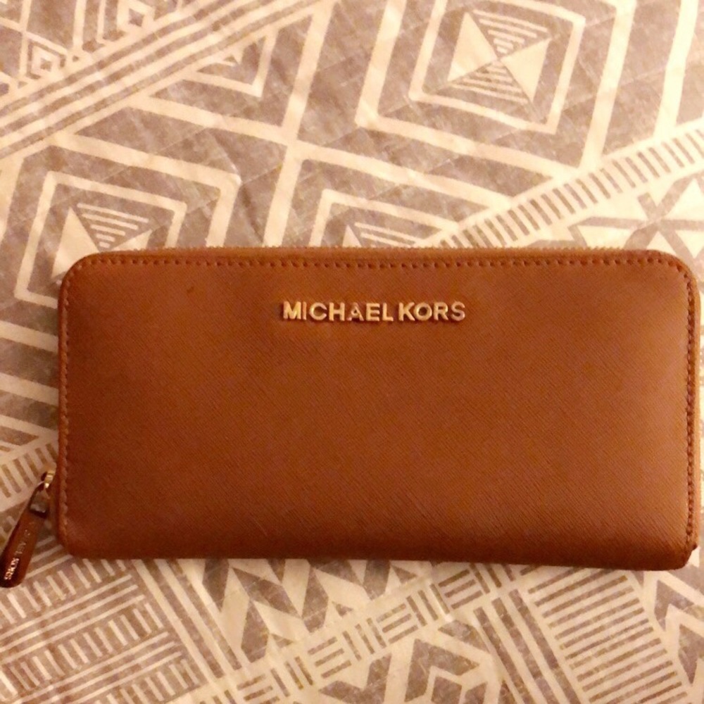 MICHAEL Michael Kors Jet Set Zip  Wallet